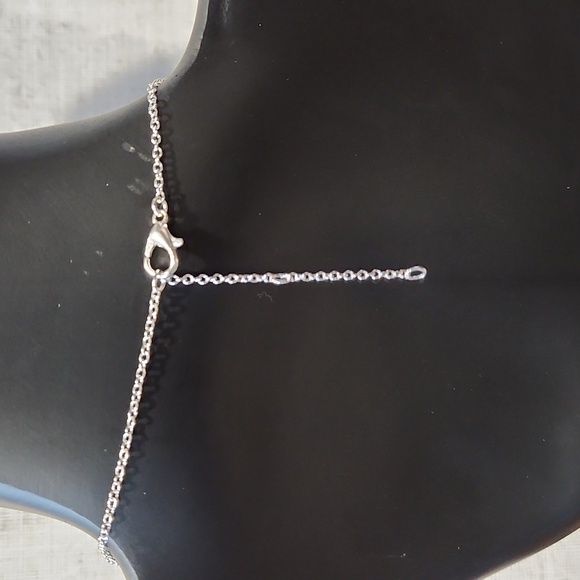 Elegant Silver Pendant Necklace - Picture 5 of 5